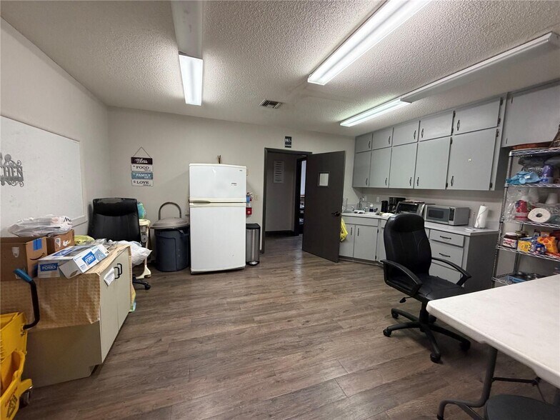 208 E Lake Ave, Auburndale, FL à louer - Photo du bâtiment - Image 3 de 22
