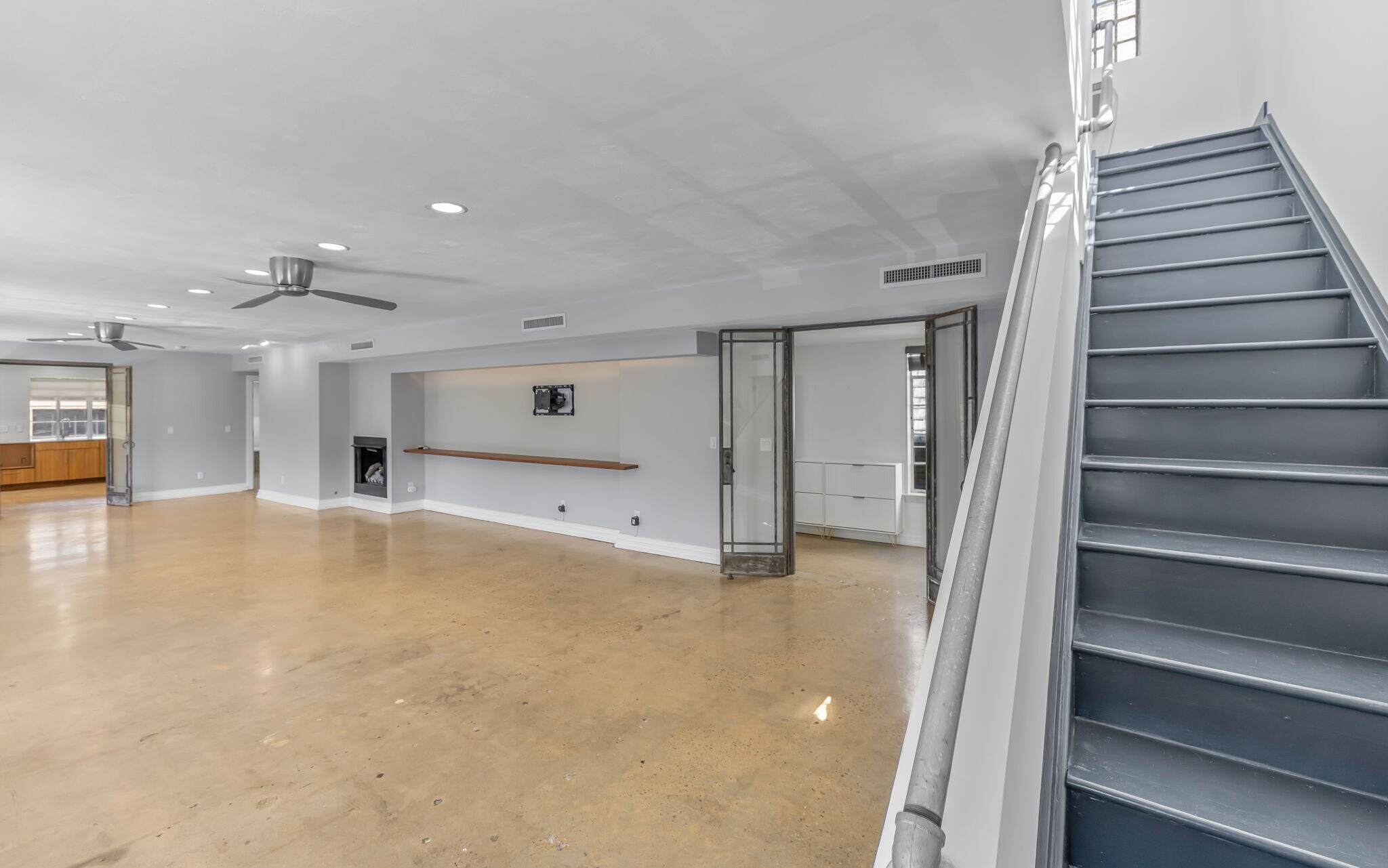 211 W Freemason St, Norfolk, VA for sale Interior Photo- Image 1 of 18