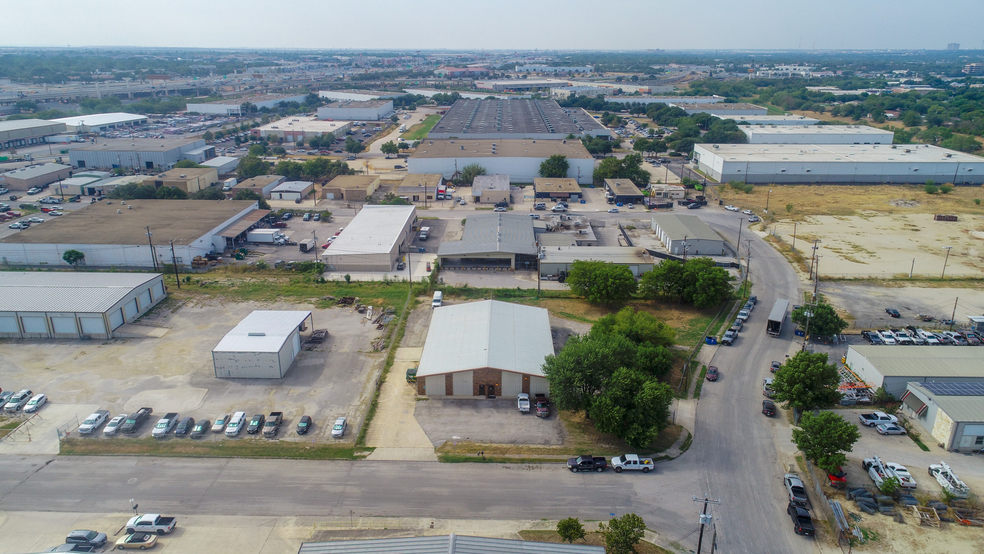 4702 Dodge St, San Antonio, TX for lease - Building Photo - Image 3 of 6