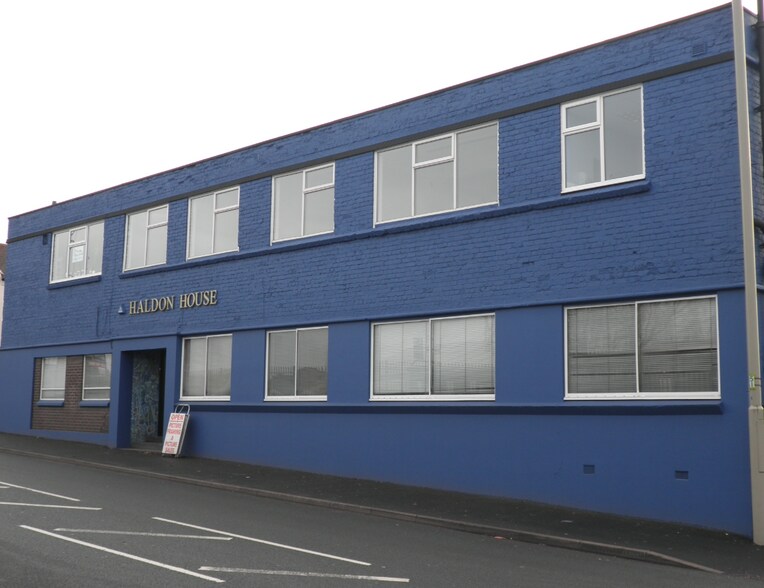 130-132 Brettell Ln, Stourbridge à louer - Photo du bâtiment - Image 3 de 3