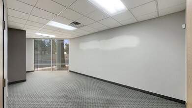 3585 E Flamingo Rd, Las Vegas, NV for lease Interior Photo- Image 2 of 8