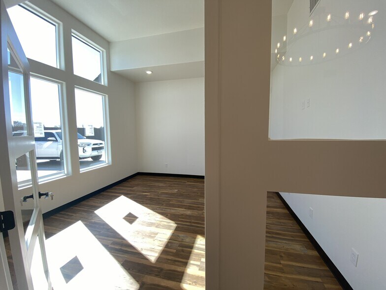 11702 Frankford Ave, Lubbock, TX à louer - Photo du bâtiment - Image 3 de 14