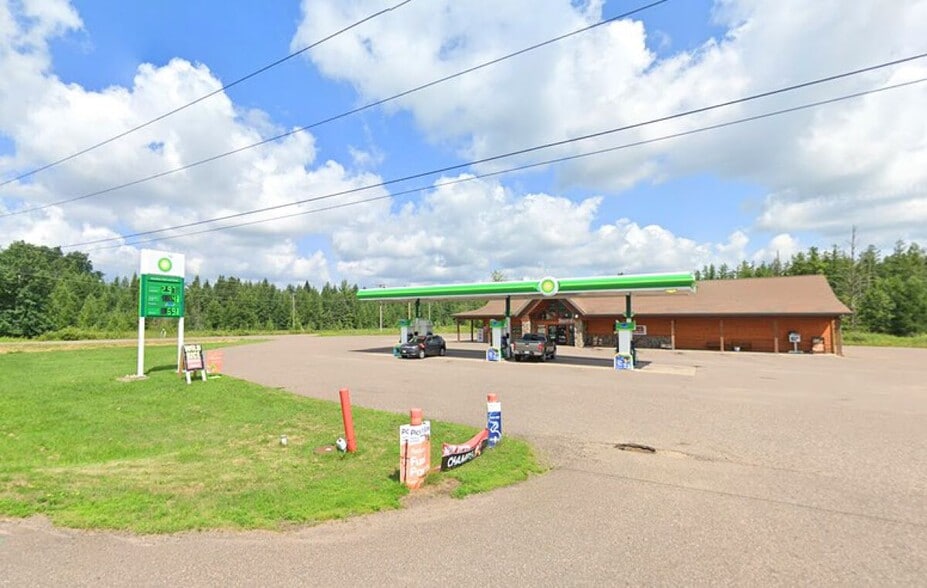 Hawkins and Catawba C-Store Portfolio WI portfolio of 2 properties for sale on LoopNet.ca - Building Photo - Image 1 of 2