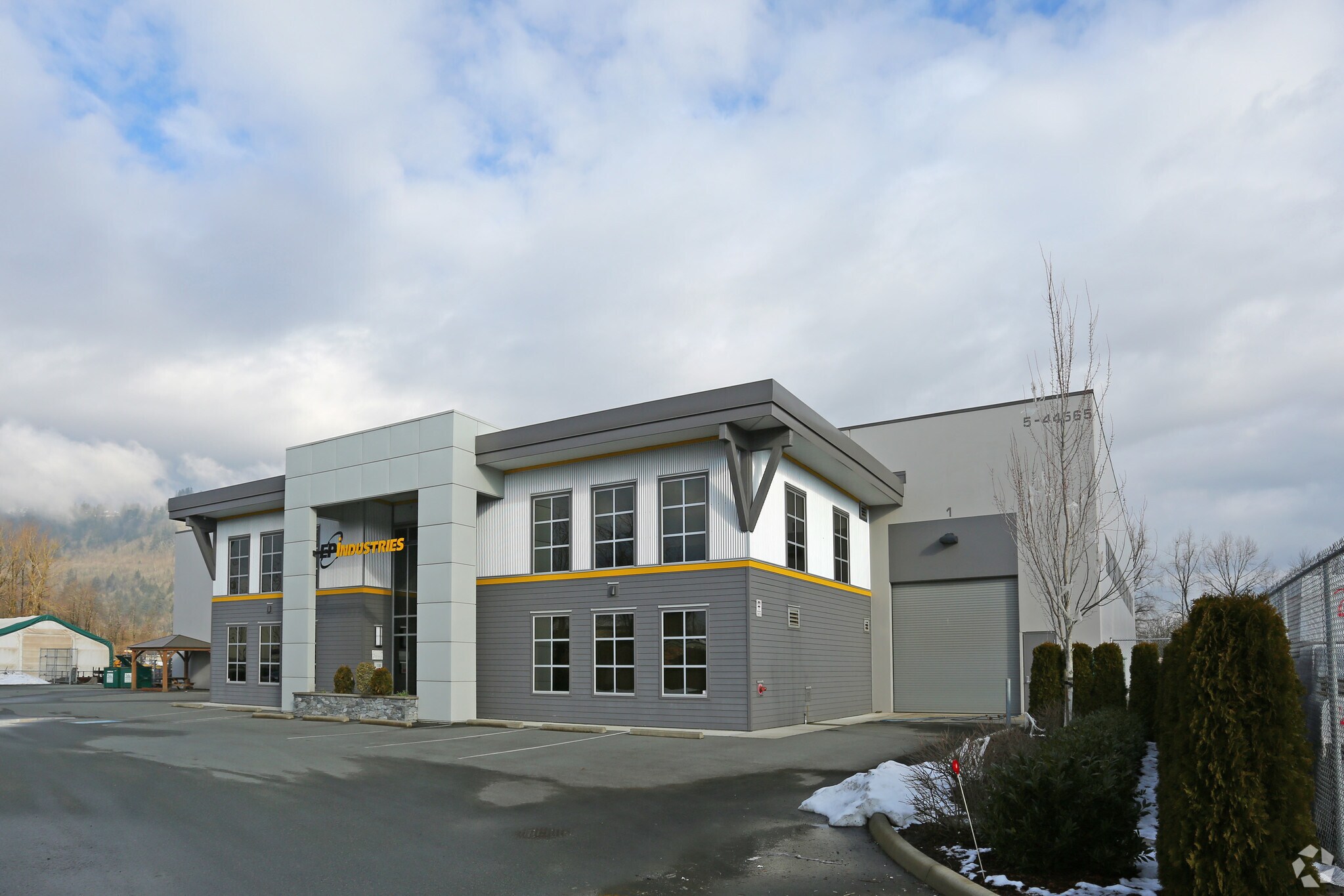 44565 Yale Rd, Chilliwack, BC for sale Primary Photo- Image 1 of 1