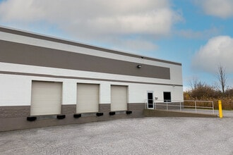 3215 Broadway St, Cheektowaga, NY à louer Photo du bâtiment- Image 1 de 5