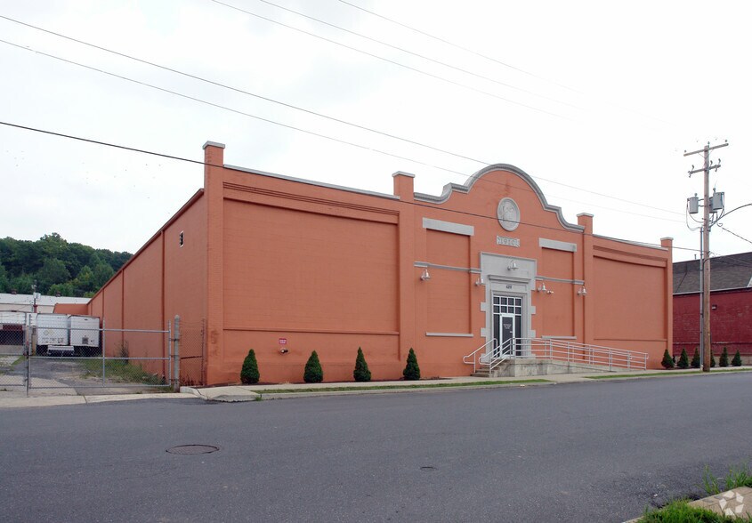401 S Carlisle St, Allentown, PA à vendre - Photo du bâtiment - Image 2 de 5