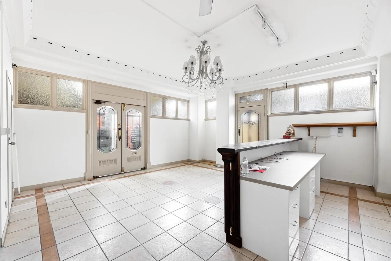 220 Collins St, Melbourne, VIC 3000 - Unit 214 - - Interior Photo - Image 2 of 3