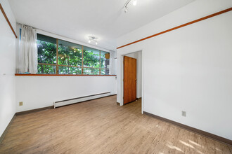 1233 7th Av W, Vancouver, BC for lease Interior Photo- Image 2 of 14