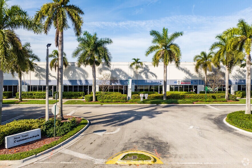 4350-4380 Oakes Rd, Davie, FL à louer - Photo du bâtiment - Image 3 de 23