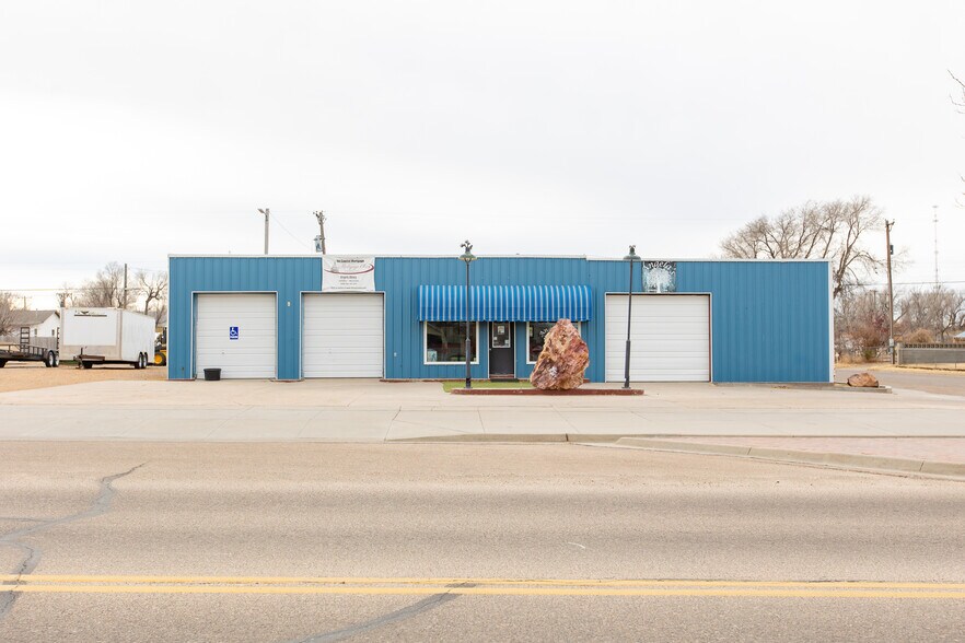 309 Morton St, Elkhart, KS à vendre - Photo du bâtiment - Image 3 de 8