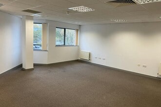 Highfield Dr, St Leonards On Sea for lease Interior Photo- Image 2 of 6