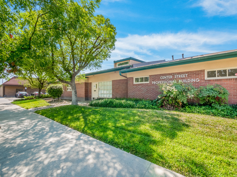 213 Center St, Hanford, CA à vendre - Photo principale - Image 1 de 1