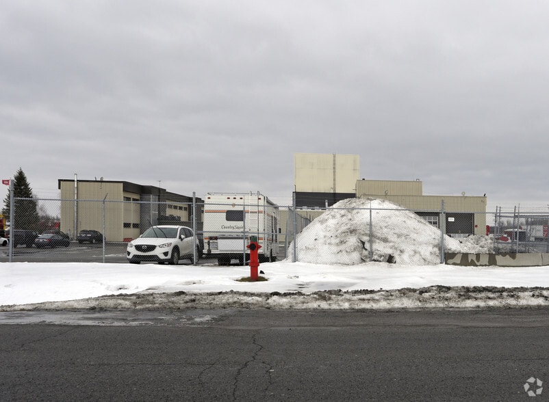 4 Rue Du Transport, Coteau-du-lac, QC à louer - Photo du bâtiment - Image 2 de 2