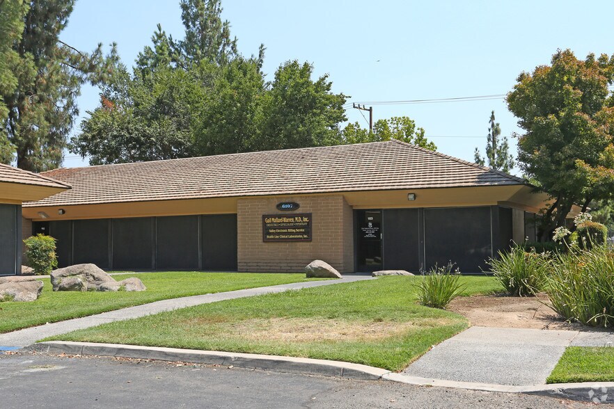 6107 N 1st St, Fresno, CA à louer - Photo principale - Image 2 de 10