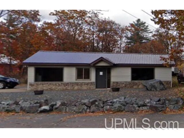 7 Brebner Rd E, Negaunee, MI à vendre - Photo principale - Image 1 de 50