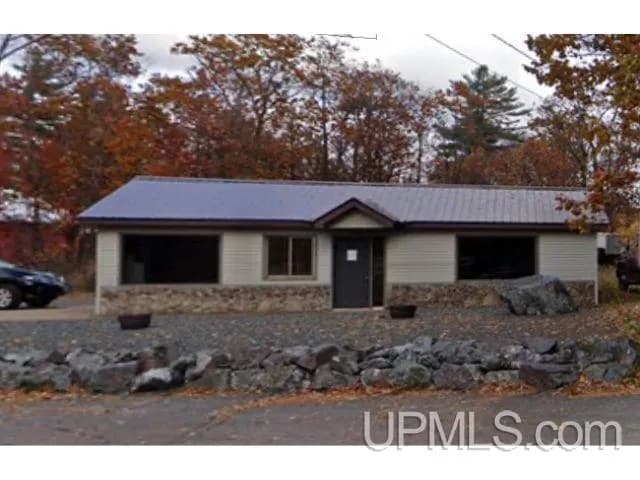 7 Brebner Rd E, Negaunee, MI for sale Primary Photo- Image 1 of 51