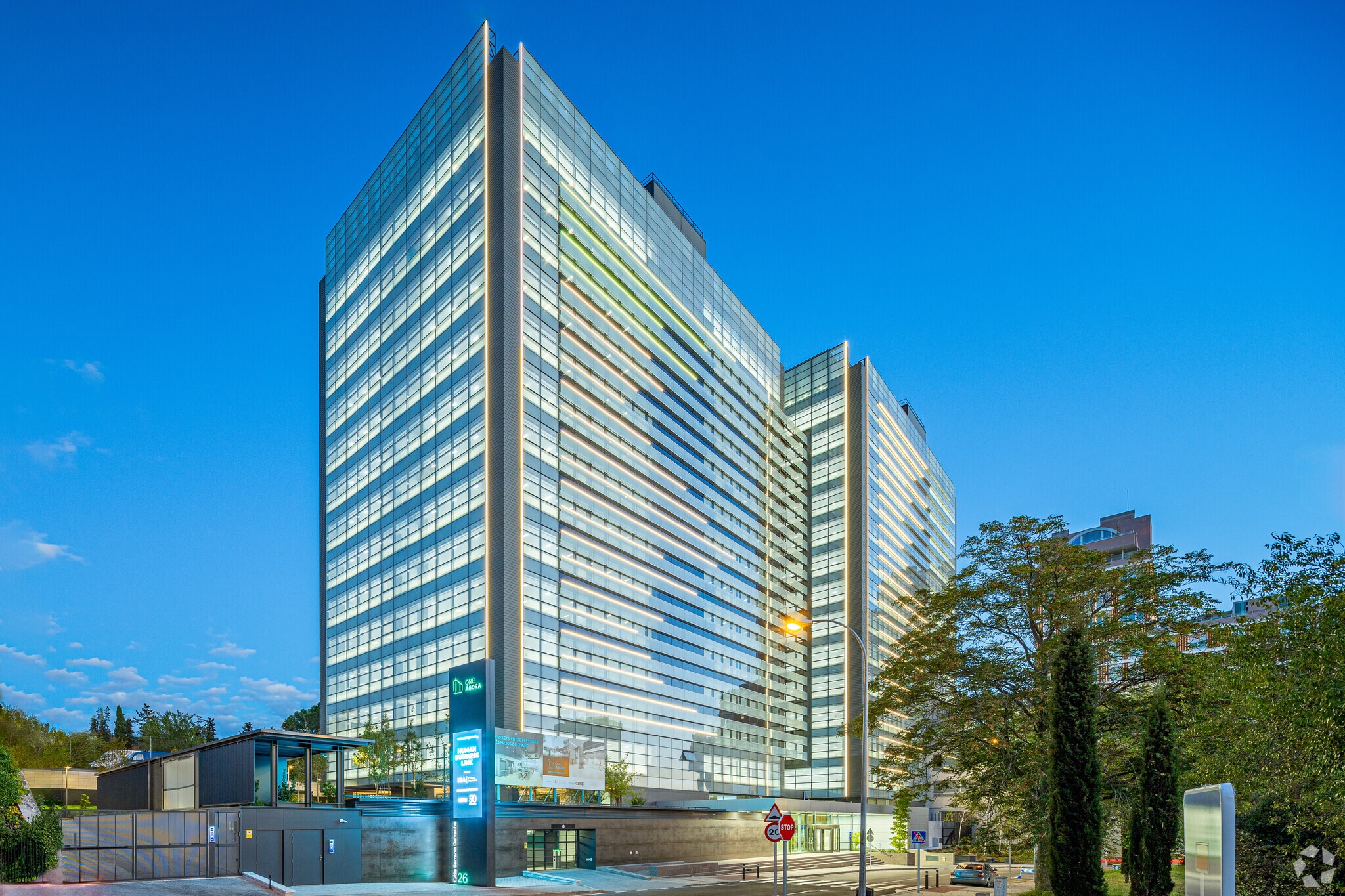 Calle de Serrano Galvache, 26, Madrid, Madrid for lease Primary Photo- Image 1 of 22