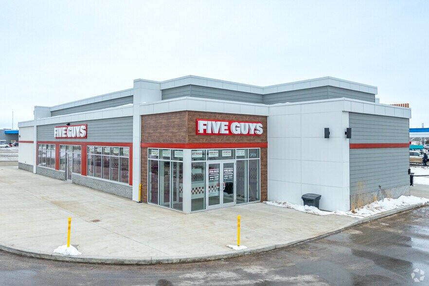 10010 170th St NW, Edmonton, AB à vendre - Photo principale - Image 1 de 1