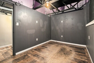 813 Hollywood Rd NW, Atlanta, GA for lease Building Photo- Image 2 of 4