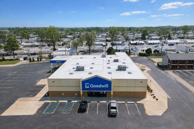 More details for 1950 E Walnut St, Frankfort, IN - Retail for Sale