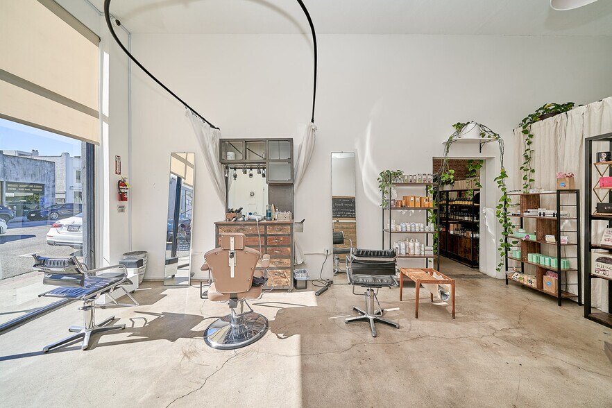 8251-8259 Melrose Ave, Los Angeles, CA à louer - Photo du bâtiment - Image 2 de 7