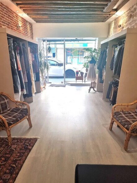 65 Rue De Chabrol, Paris à louer - Photo du bâtiment - Image 2 de 5