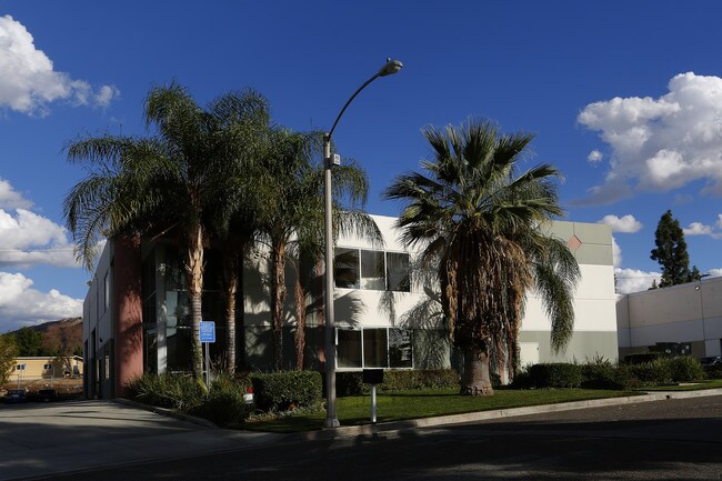 Plus de détails pour 3474 Niki Way, Riverside, CA - Industriel à louer