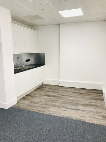 13 St Swithins Ln, London for lease - Building Photo - Image 3 of 12