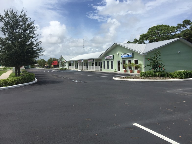 2539 Palm Bay Rd NE, Palm Bay, FL for lease - Building Photo - Image 1 of 4