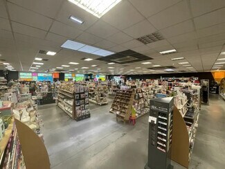 Plus de détails pour Commerce de détail à vendre