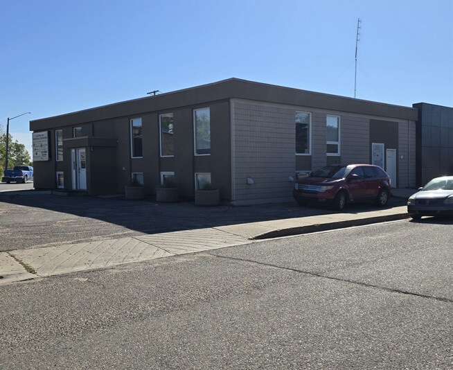 855 Arcola Av, Regina, SK à vendre - Photo du bâtiment - Image 2 de 7
