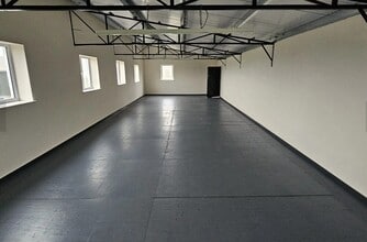 Kitts End Rd, Barnet for lease Interior Photo- Image 1 of 2