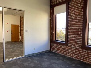 140-160 Franklin St, Oakland, CA for lease Interior Photo- Image 1 of 6