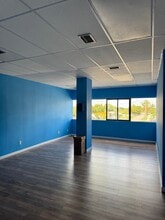 8874-8896 SW 24th St, Miami, FL à louer Photo intérieure- Image 2 de 7