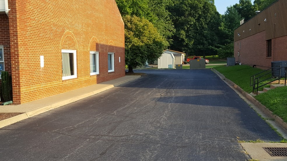 10450-10460 Hilltop Plaza Way, Spotsylvania, VA for lease - Building Photo - Image 2 of 3