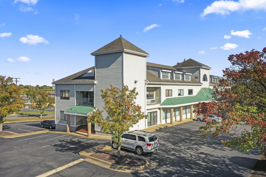 602 S King St, Leesburg, VA à vendre - Photo du bâtiment - Image 2 de 69
