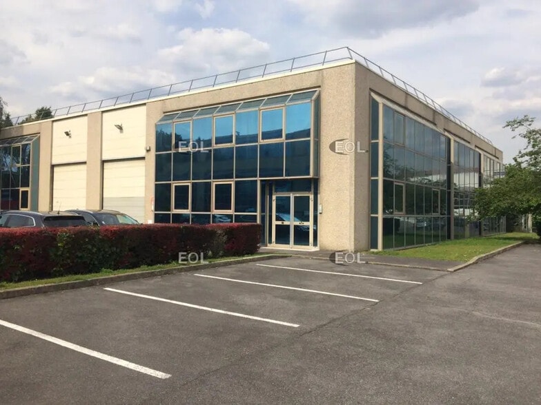 Flex in Bezons for lease - Building Photo - Image 1 of 7