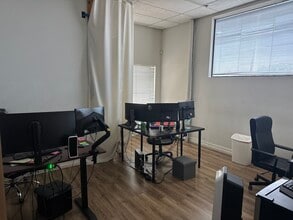 550-555 Riverdale Dr, Glendale, CA for lease Interior Photo- Image 2 of 7