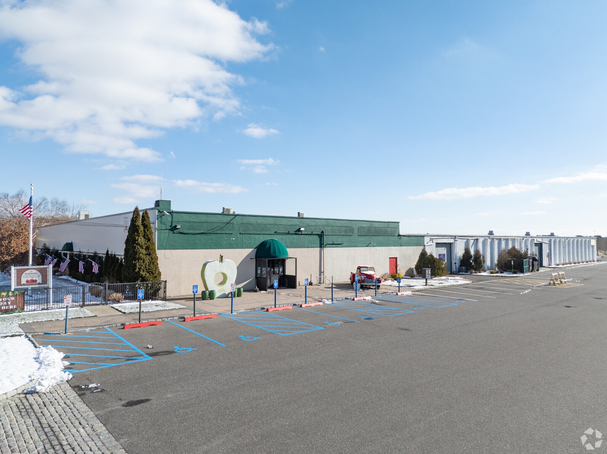 2711 Sound Ave, Calverton, NY à vendre Photo principale- Image 1 de 6