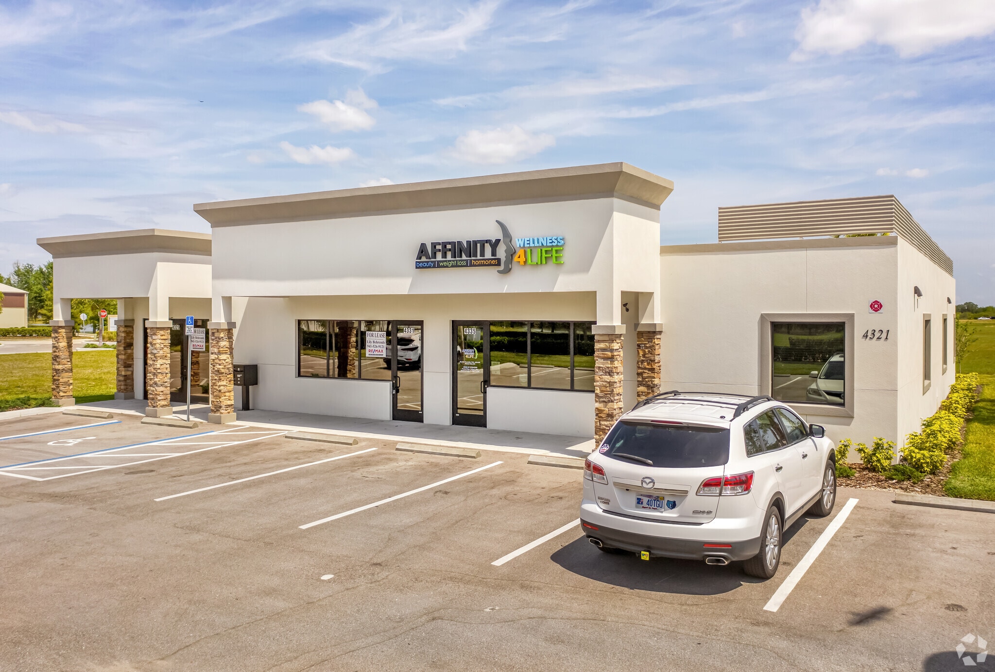 4321-4331 Solutions Ln, Lakewood Ranch, FL for lease Primary Photo- Image 1 of 7