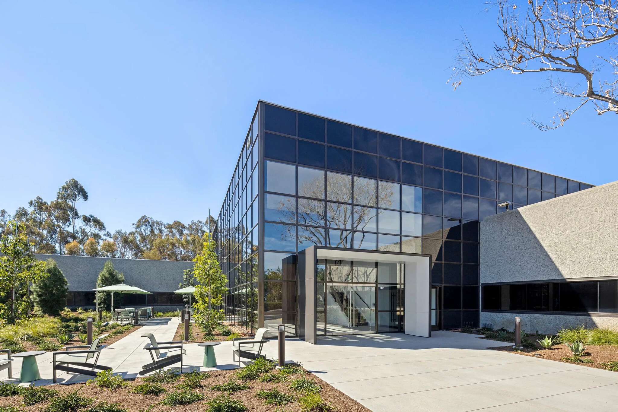 9449 Carroll Park Dr, San Diego, CA for lease Building Photo- Image 1 of 9