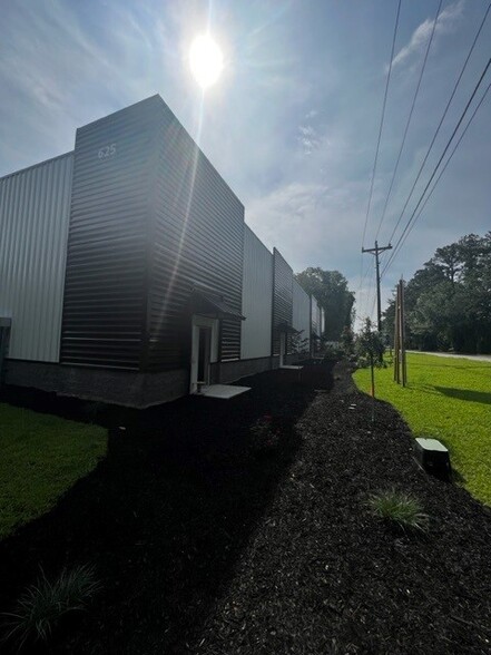 625 Treeland Dr, Ladson, SC à louer - Photo du bâtiment - Image 2 de 13