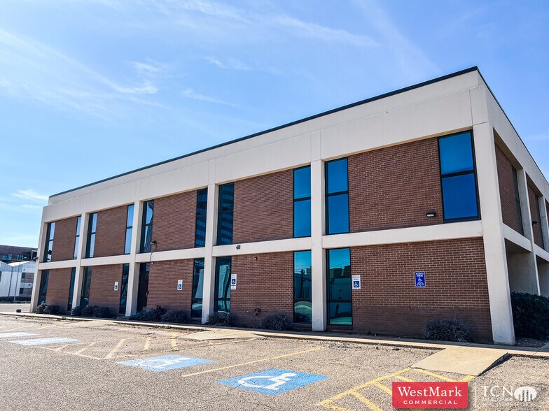 1611 10th St, Lubbock, TX for lease - Building Photo - Image 1 of 9