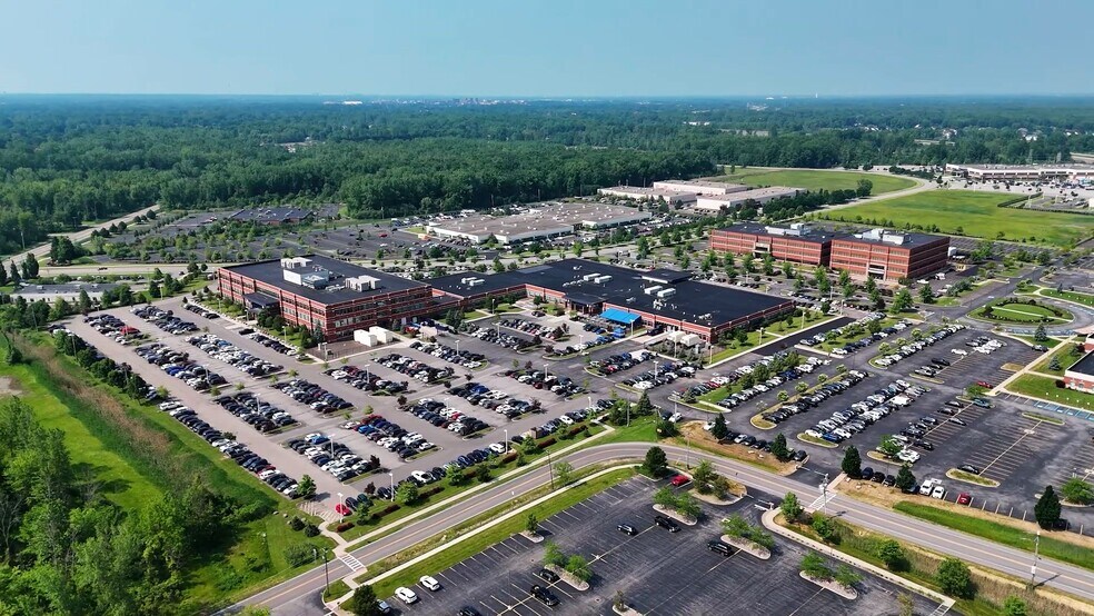 540 CrossPoint Pky, Getzville, NY à louer - Vidéo sur l’inscription commerciale - Image 2 de 22