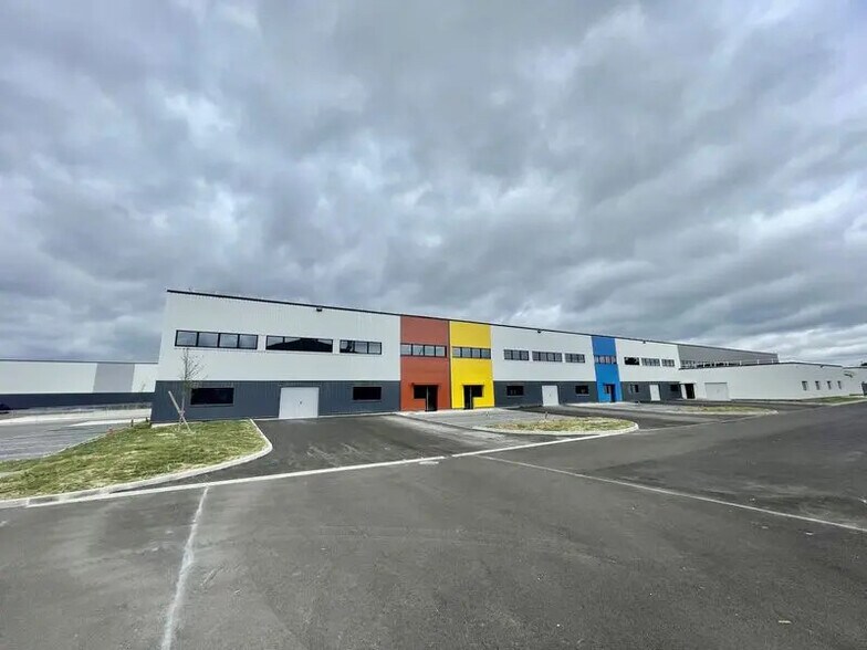 Office in Le Grand-Quevilly for lease - Building Photo - Image 3 of 8