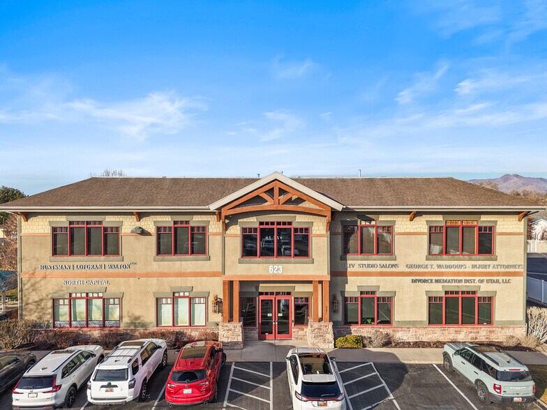 Midvale Office Portfolio portefeuille de 6 propriétés à vendre sur LoopNet.ca - Photo principale - Image 1 de 1