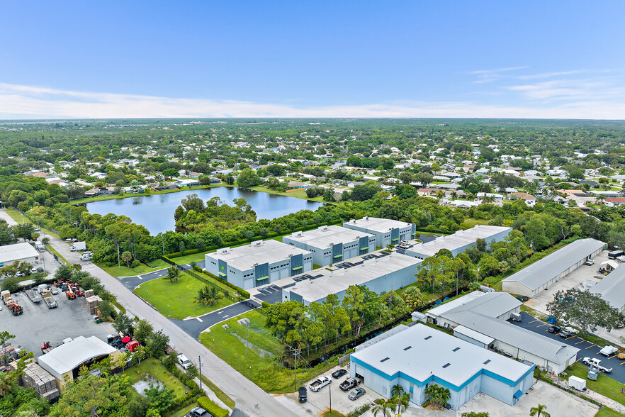 861 NE Industrial Blvd, Jensen Beach, FL for lease - Building Photo - Image 2 of 13