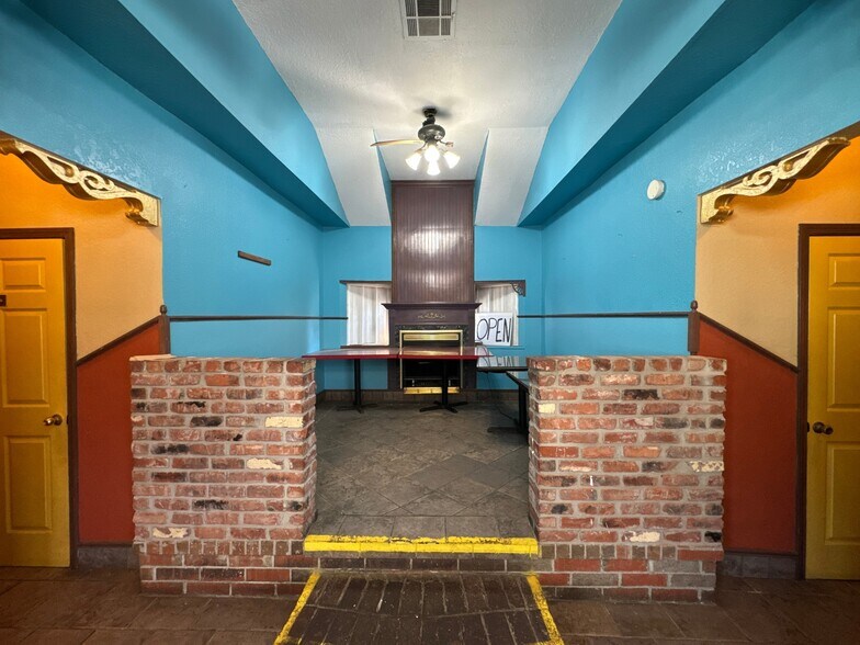 520 W Broadway, Seminole, OK à vendre - Photo du bâtiment - Image 2 de 37