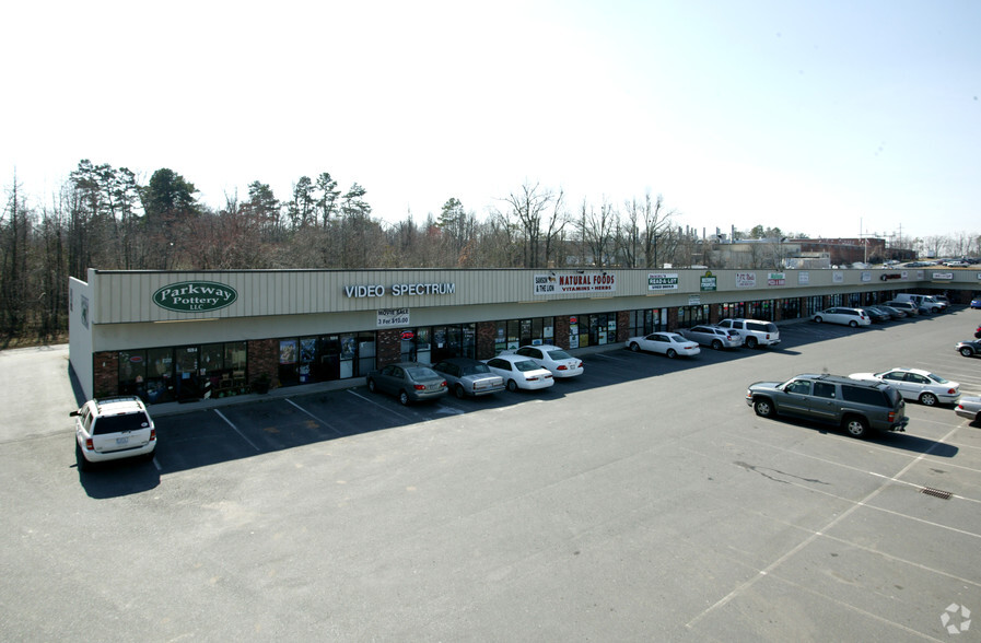 1512-1528 Zoo Pky, Asheboro, NC à vendre - Photo principale - Image 1 de 1