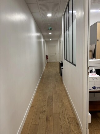 Plus de détails pour 9 Rue Buffault, Paris - Bureau à louer